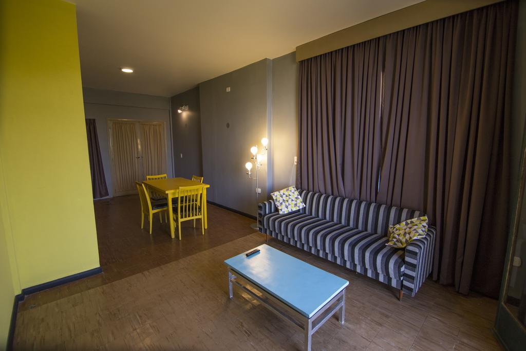 City Hotel Посадас Екстериор снимка