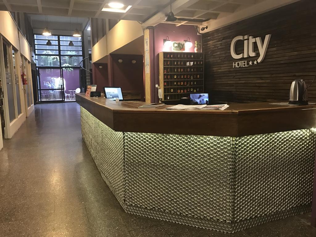 City Hotel Посадас Екстериор снимка