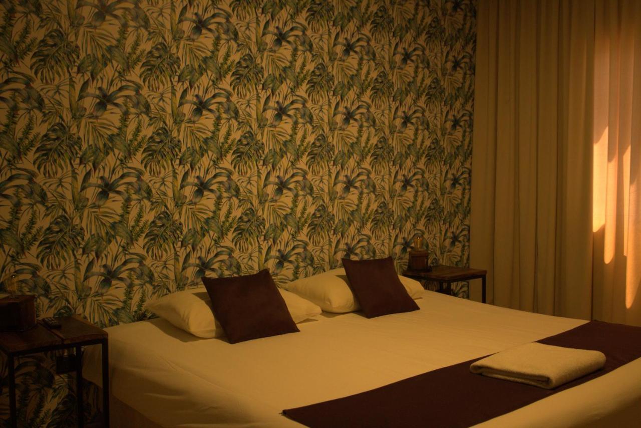 City Hotel Посадас Екстериор снимка