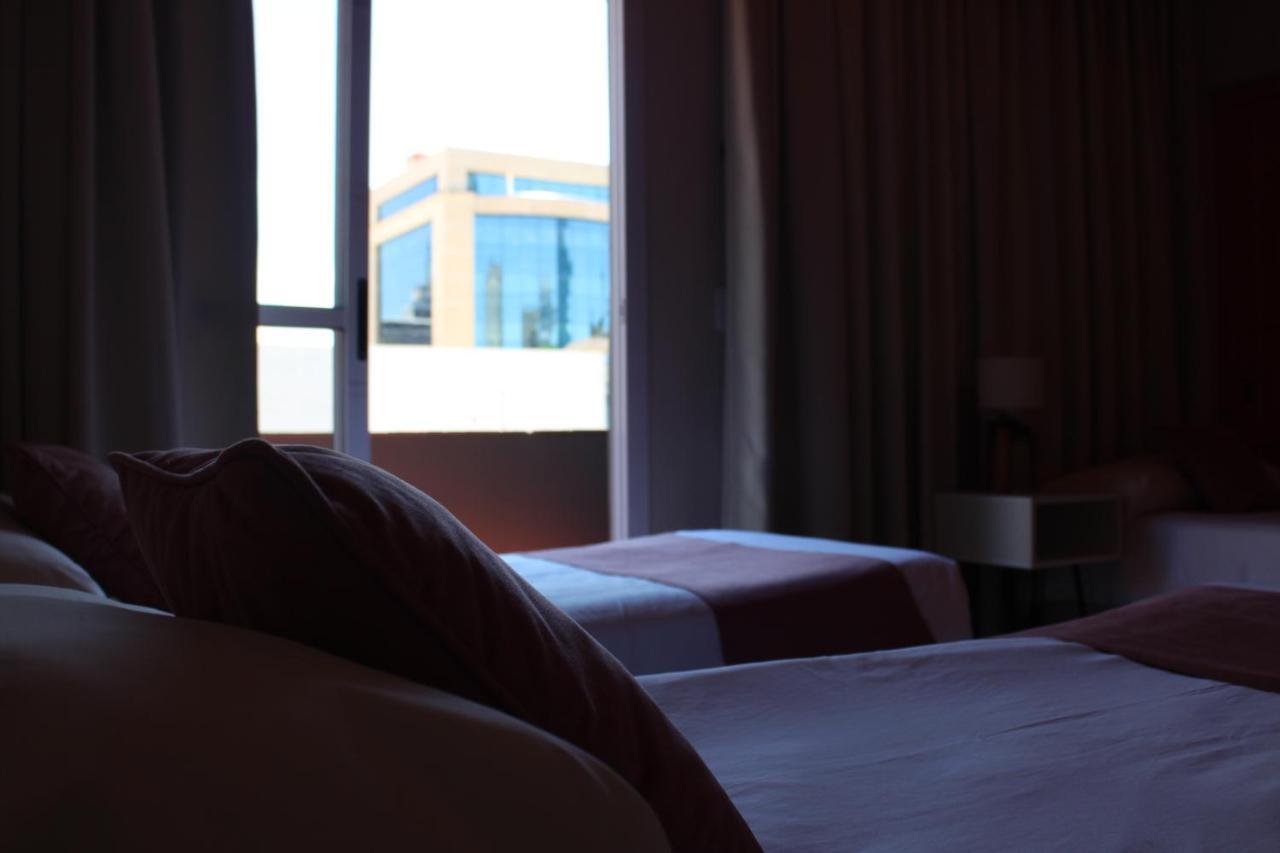 City Hotel Посадас Екстериор снимка