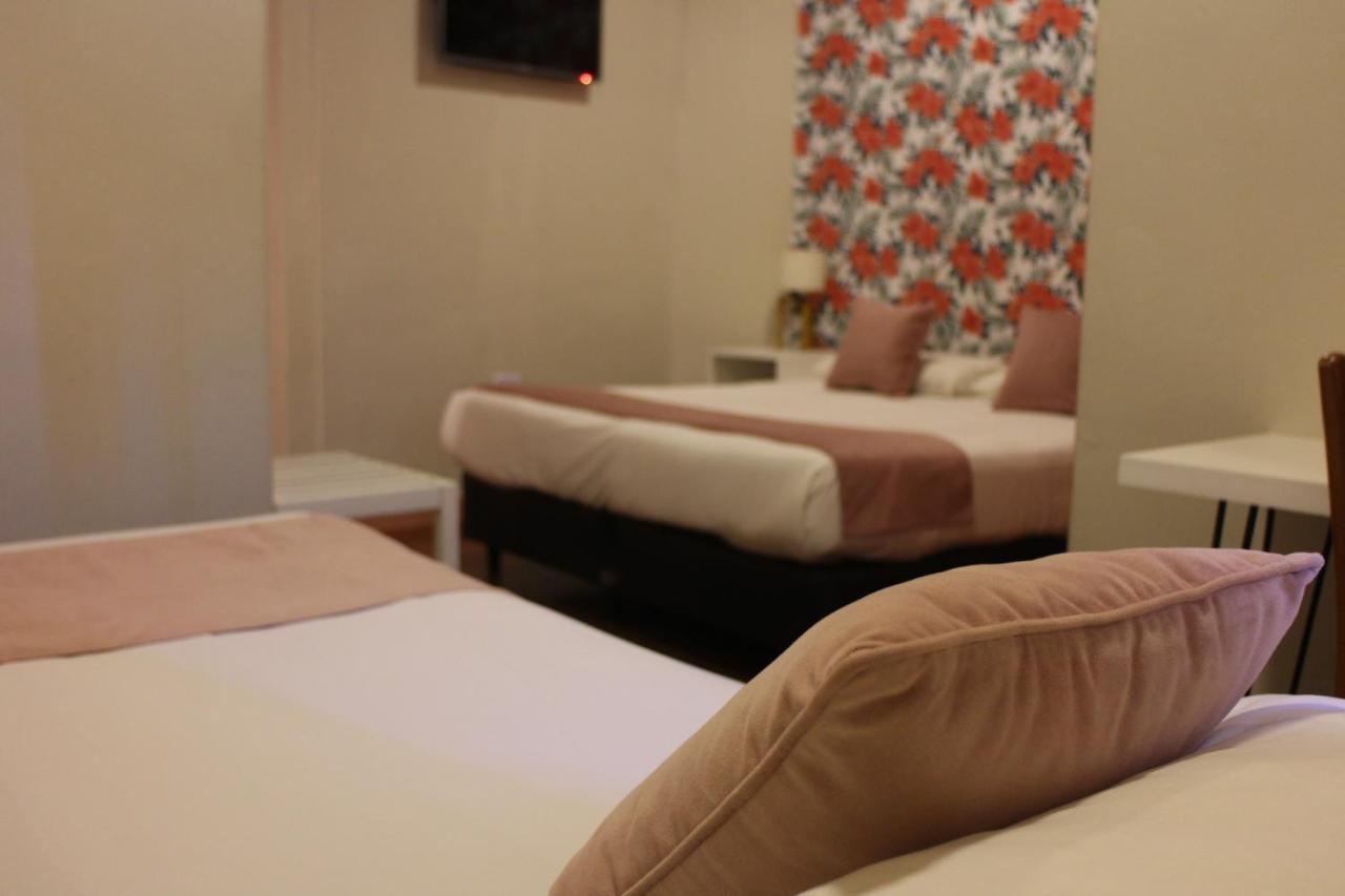 City Hotel Посадас Екстериор снимка