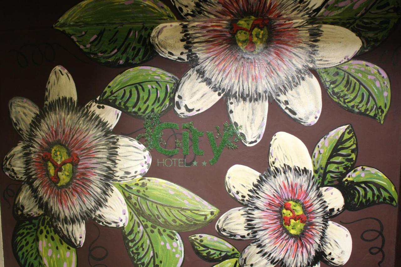 City Hotel Посадас Екстериор снимка