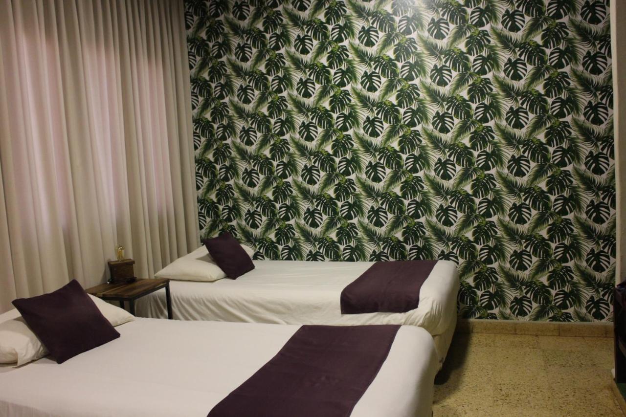 City Hotel Посадас Екстериор снимка